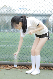 嫂夫人的玉缝为君开什么意思?